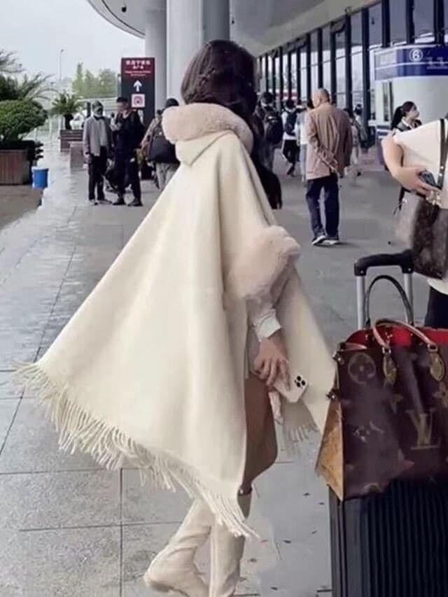 24ファーコート レディースアウター フェイクファー ポンチョ フリンジ ケープ フード付き もこもこ ふわふわ膝下丈 24ファーコート レディースアウター フェイクファー ポンチョ フリンジ ケープ フード付き もこもこ ふわふわ膝下丈