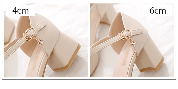パンプス ヒール4cm 太いヒール ローヒール チャンキーヒール アーモンドトゥ ストラップ アンクルストラップ レディース 上品 ゴージャ パンプス ヒール4cm 太いヒール ローヒール チャンキーヒール アーモンドトゥ ストラップ アンクルストラップ レディース 上品 ゴージャ