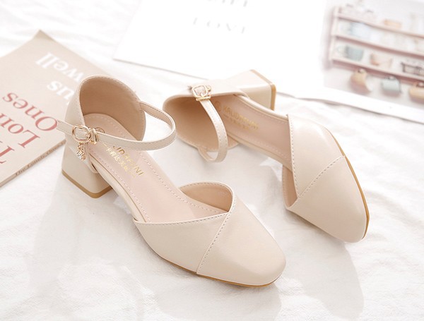 パンプス ヒール4cm 太いヒール ローヒール チャンキーヒール アーモンドトゥ ストラップ アンクルストラップ レディース 上品 ゴージャ パンプス ヒール4cm 太いヒール ローヒール チャンキーヒール アーモンドトゥ ストラップ アンクルストラップ レディース 上品 ゴージャ