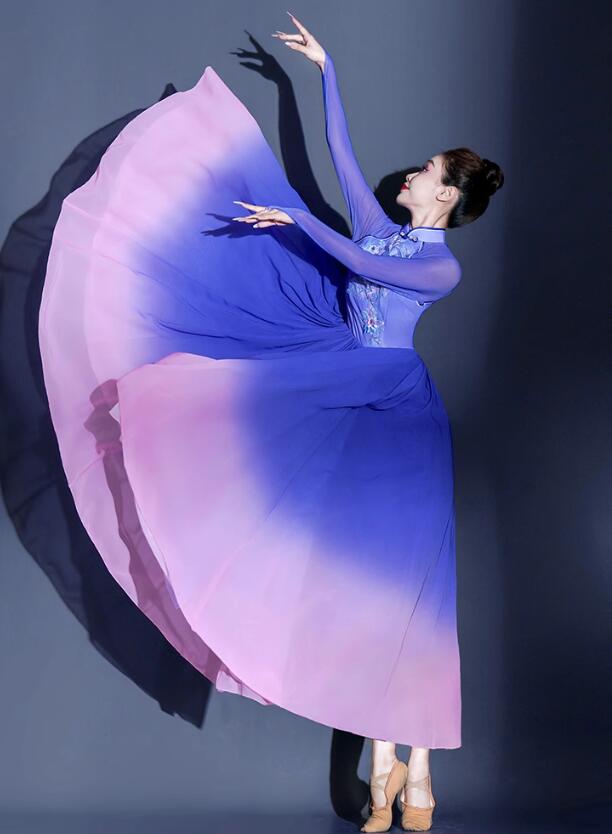 モダンダンス 社交ダンス 古典ダンス ワンピース 大きい裾 広がる 中指にかける きれいな刺繍 舞台演出ロングドレス 合唱団 民族風 モダンドレス 発表会 イベント 演奏会 大きいサイズ S M L モダンダンス 社交ダンス 古典ダンス ワンピース 大きい裾 広がる 中指にかける きれいな刺繍 舞台演出ロングドレス 合唱団 民族風 モダンドレス 発表会 イベント 演奏会 大きいサイズ S M L