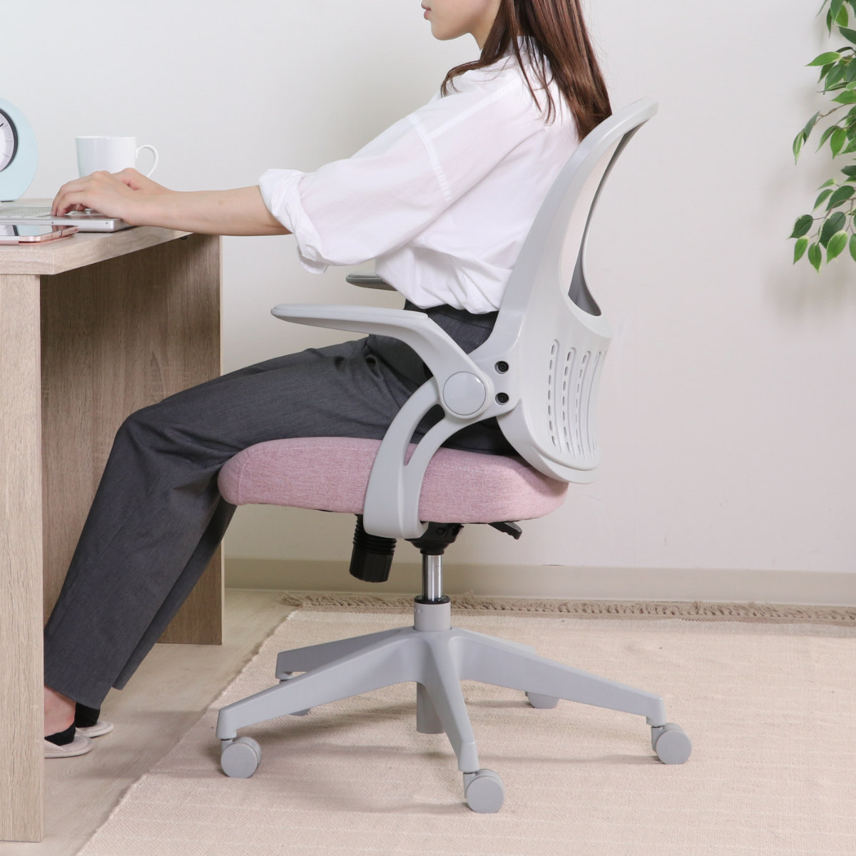 オフィスチェア 座面高41ー48.5cm 高さ調節 肘掛け メッシュ チェア デスクチェア イス 学習 パソコン ワークチェア 椅子 ロッキング キャスター付き おしゃれ かわいい 肘付き オフィスチェア 座面高41ー48.5cm 高さ調節 肘掛け メッシュ チェア デスクチェア イス 学習 パソコン ワークチェア 椅子 ロッキング キャスター付き おしゃれ かわいい 肘付き