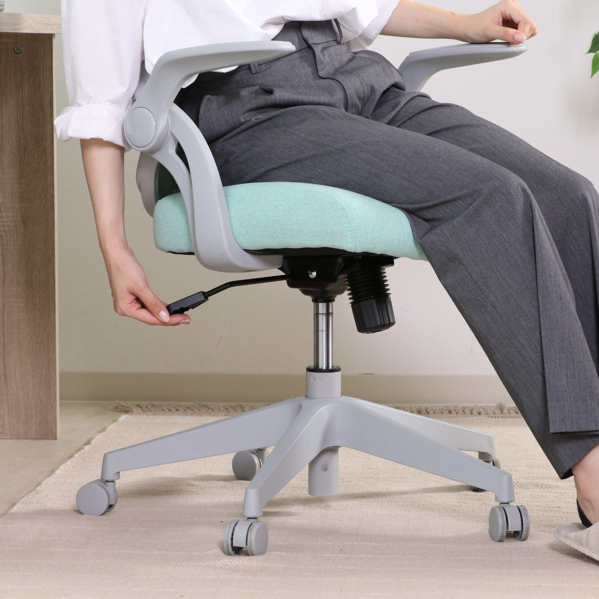 オフィスチェア 座面高41ー48.5cm 高さ調節 肘掛け メッシュ チェア デスクチェア イス 学習 パソコン ワークチェア 椅子 ロッキング キャスター付き おしゃれ かわいい 肘付き オフィスチェア 座面高41ー48.5cm 高さ調節 肘掛け メッシュ チェア デスクチェア イス 学習 パソコン ワークチェア 椅子 ロッキング キャスター付き おしゃれ かわいい 肘付き