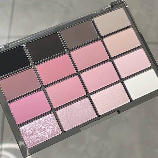 Qoo10] KAPEINE 【本日限定】20色 アイシャドウ 可愛い