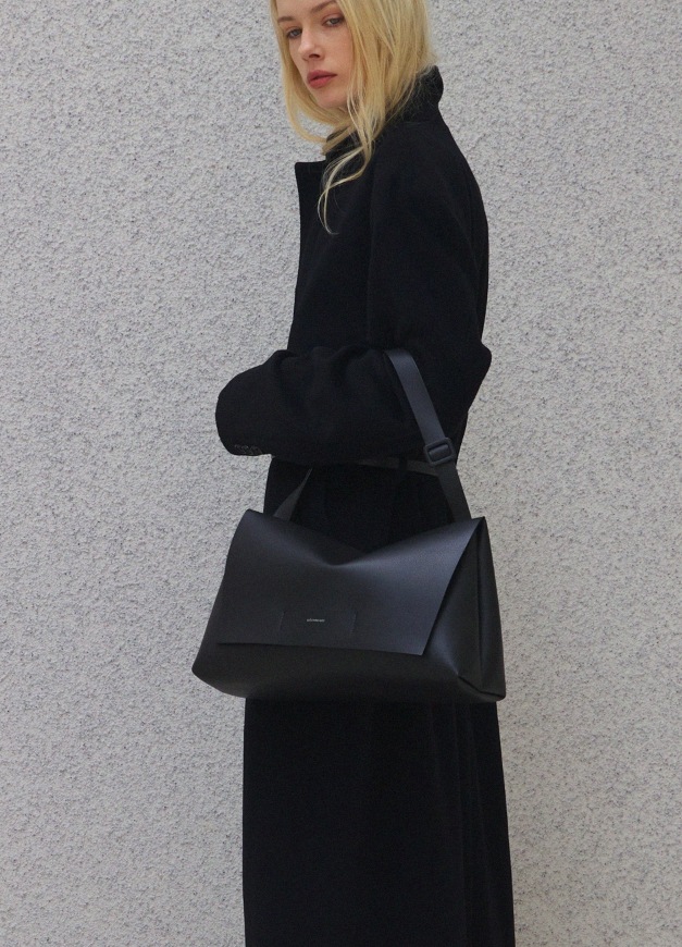 大人気 【LECC PROJECT】 MOD FLAP BAG L ●送料・関税込● Designer fashion, Seoul-fully created | W Concept