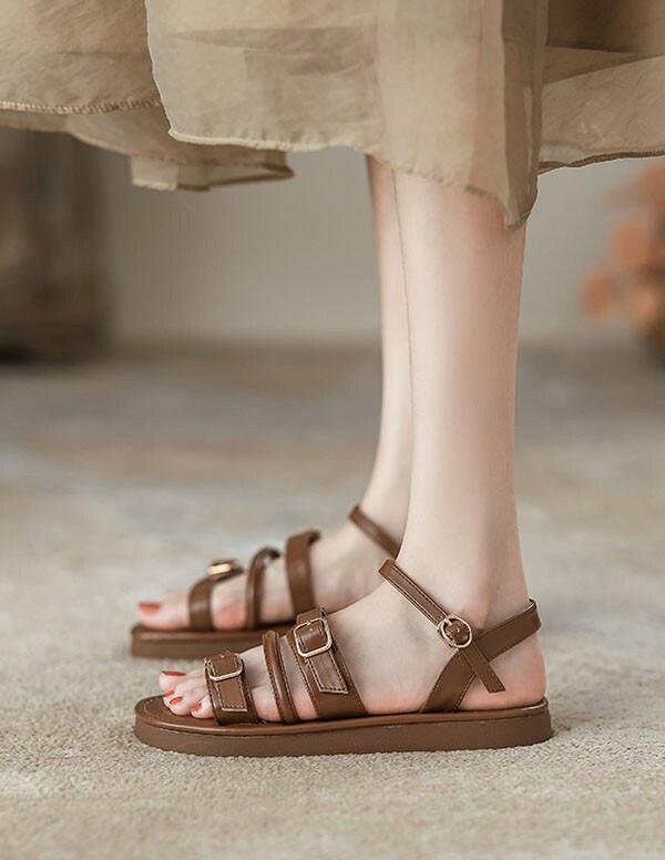 質感改良!サンダル レトロ風 レディース ストラップサンダル ローヒール かかとあり 夏 ベルト 靴 女性 大人 美脚 シューズ シンプル dj058n1n1c6 質感改良!サンダル レトロ風 レディース ストラップサンダル ローヒール かかとあり 夏 ベルト 靴 女性 大人 美脚 シューズ シンプル dj058n1n1c6