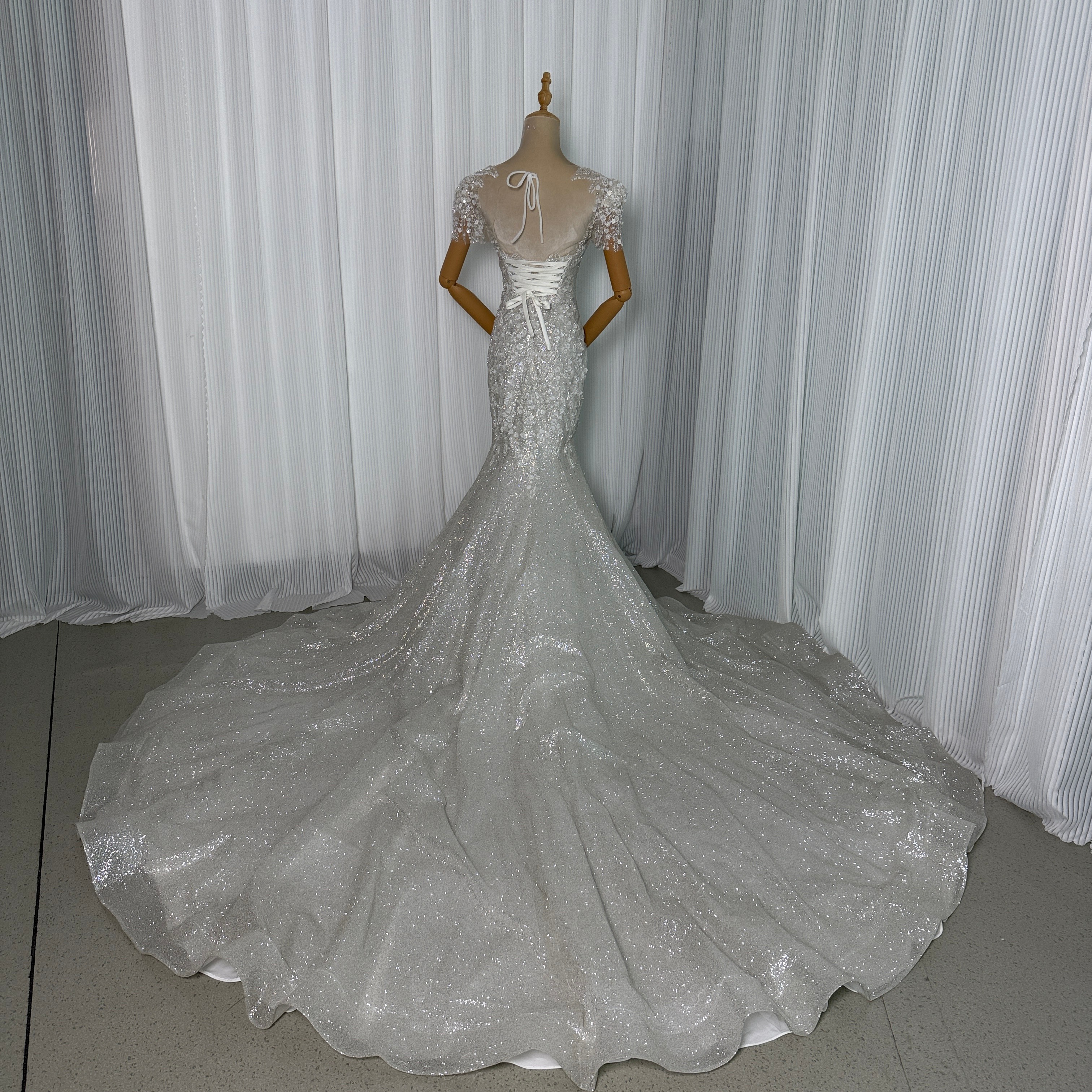 豪華！ウエディングドレス 韓国風ドレス グリッタードレス 半袖 マーメイドライン ハンドメイド 結婚式 花嫁