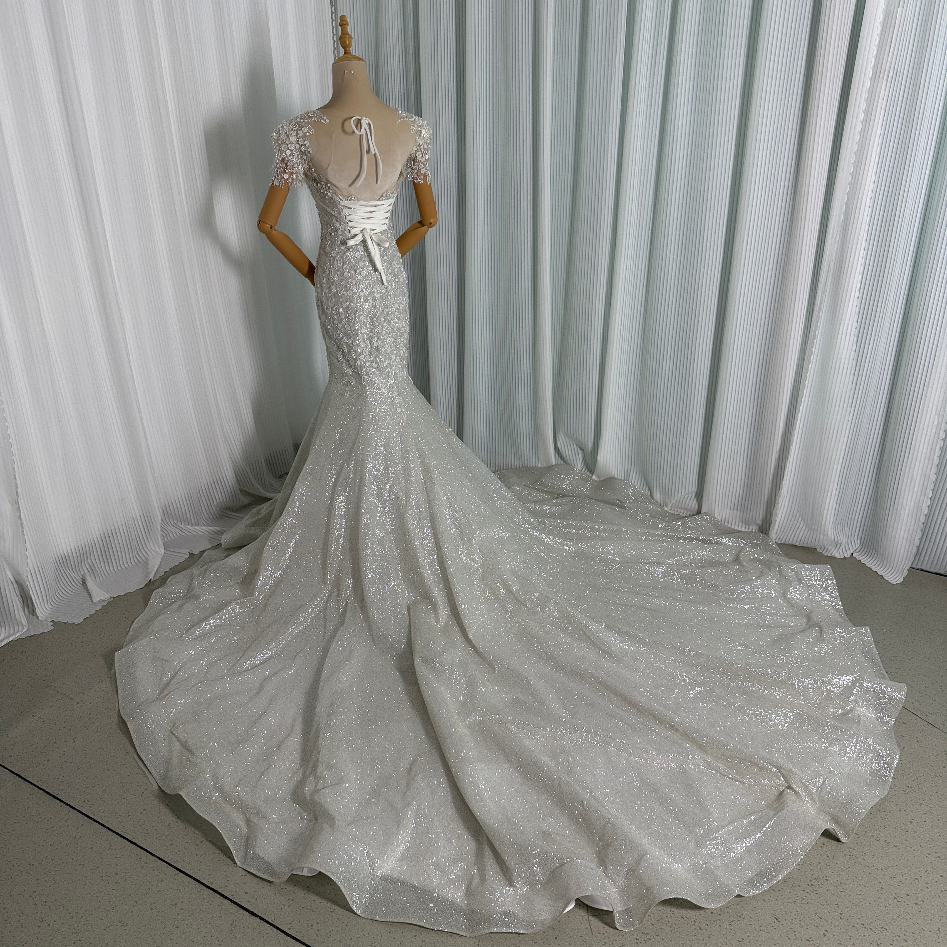 豪華！ウエディングドレス 韓国風ドレス グリッタードレス 半袖 マーメイドライン ハンドメイド 結婚式 花嫁