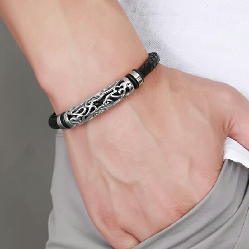 ローラーパルメットレザーブレスレット 本革 手首に巻く アクセサリー 男性 女性 黒色 プレゼント ローラーパルメットレザーブレスレット 本革 手首に巻く アクセサリー 男性 女性 黒色 プレゼント