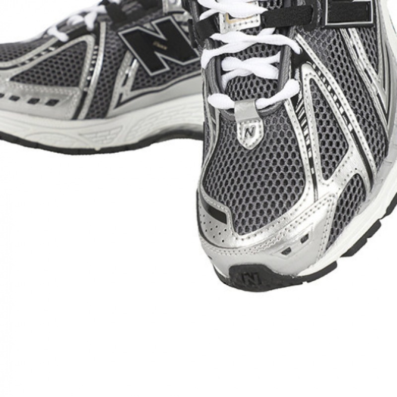 ニューバランス ランニングシューズ 1906R シルバーメタリック ブラック ニューバランス ランニングシューズ 1906R シルバーメタリック ブラック