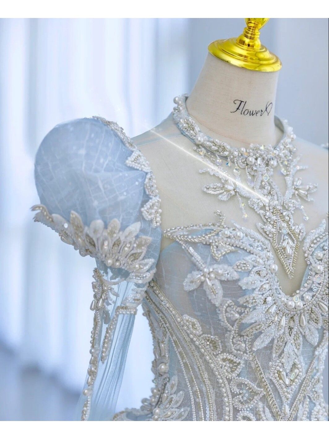 ブルーウェディングドレス2024花嫁重工業豪華なビッグトレーリングパフスリーブメインヤーン冬