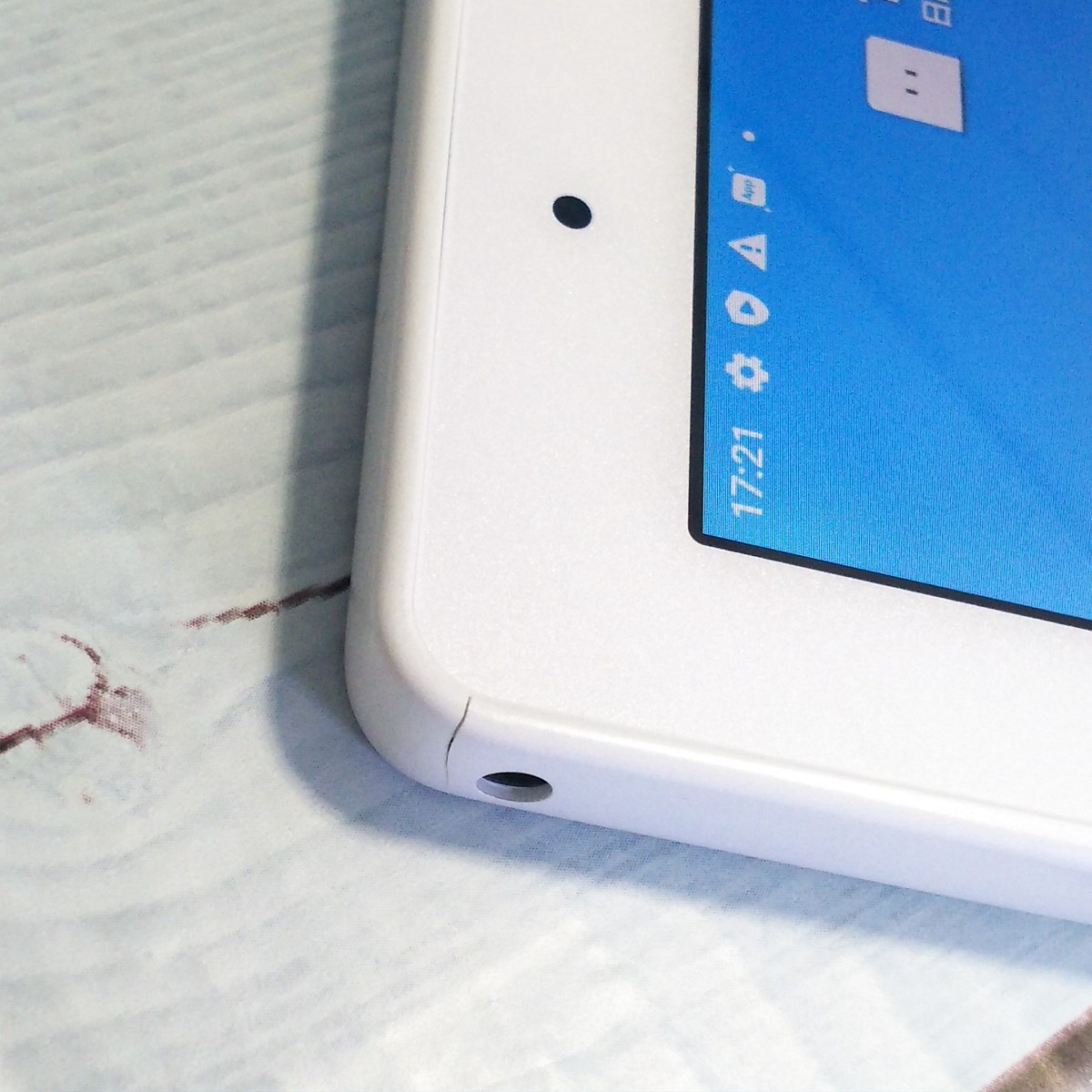 訳ありdocomo 4G dtab d-41A ホワイト 【SIMロック解除済】 訳ありdocomo 4G dtab d-41A ホワイト 【SIMロック解除済】 訳あり