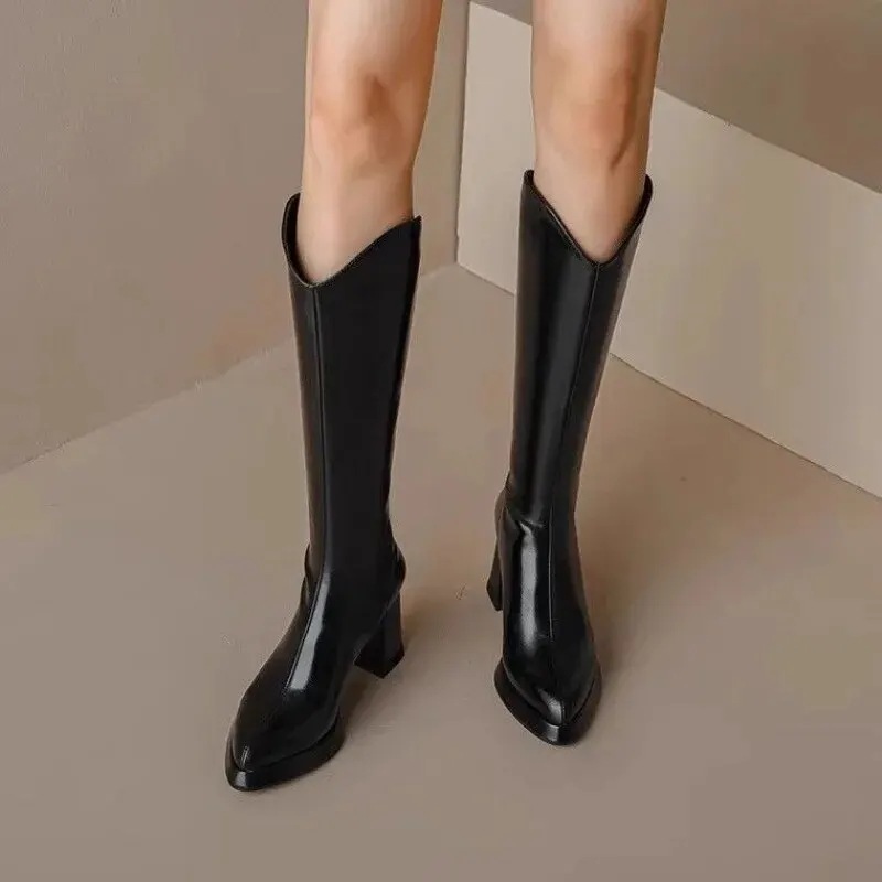 女性用ハイヒールロングブーツ ハイヒールブーツ 先のとがったつま先 バックジッパー Vカット 厚手のチューブ 秋冬スタイル