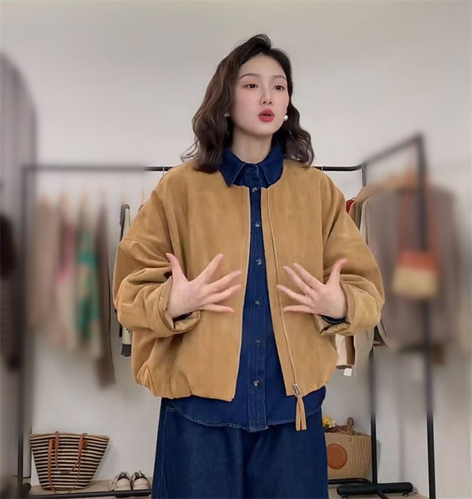 ジャケット レディース 長袖 ジップアップ ショート丈 ノーカラー 無地 スエード調 アウター 上着 羽織り フォーマル 細見え 着瘦せ 通勤 きれいめ カジュアル 着回し おしゃれ オフィス 韓国フ ジャケット レディース 長袖 ジップアップ ショート丈 ノーカラー 無地 スエード調 アウター 上着 羽織り フォーマル 細見え 着瘦せ 通勤 きれいめ カジュアル 着回し おしゃれ オフィス 韓国フ