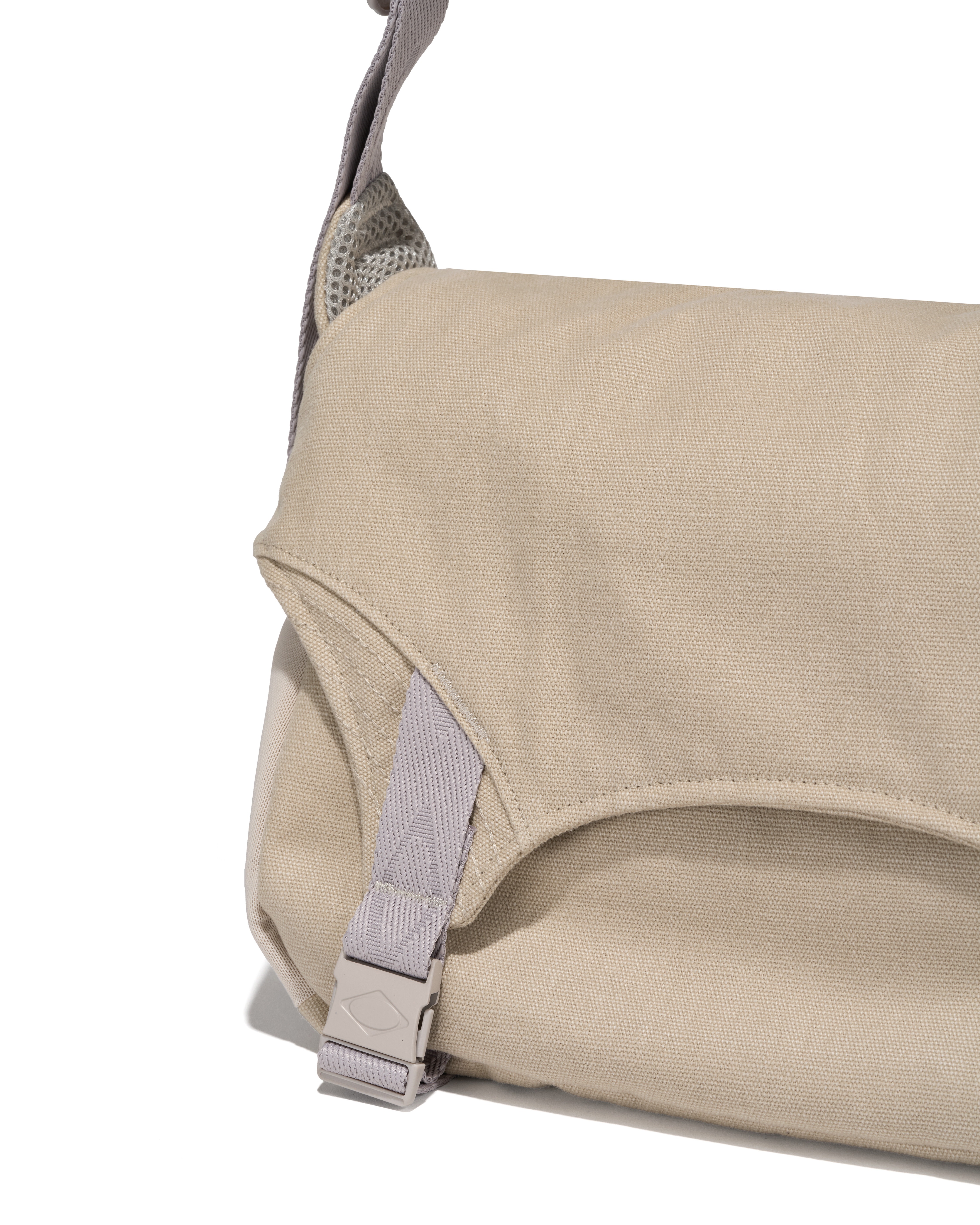 ショルダーバッグ・ポシェット BEST[MSCHF]OXFORD MAIL BAG - BEIGE BEST[MSCHF]OXFORD MAIL BAG - BEIGE (MISCHIEF/ショルダー