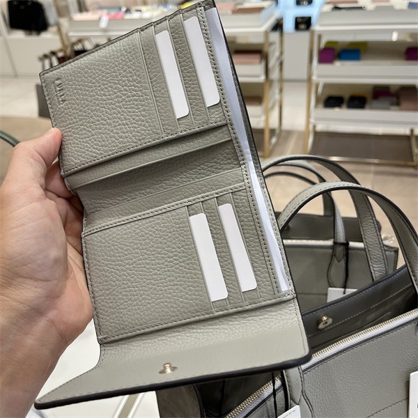 即発 財布 三つ折り財布 アウトレット 関税込み 無地 レザー レディース USA直送 WP00241 即発 財布 三つ折り財布 アウトレット 関税込み 無地 レザー レディース USA直送 WP00241