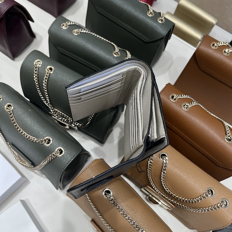 即発 財布 三つ折り財布 アウトレット 関税込み 無地 レザー レディース USA直送 WP00241 即発 財布 三つ折り財布 アウトレット 関税込み 無地 レザー レディース USA直送 WP00241