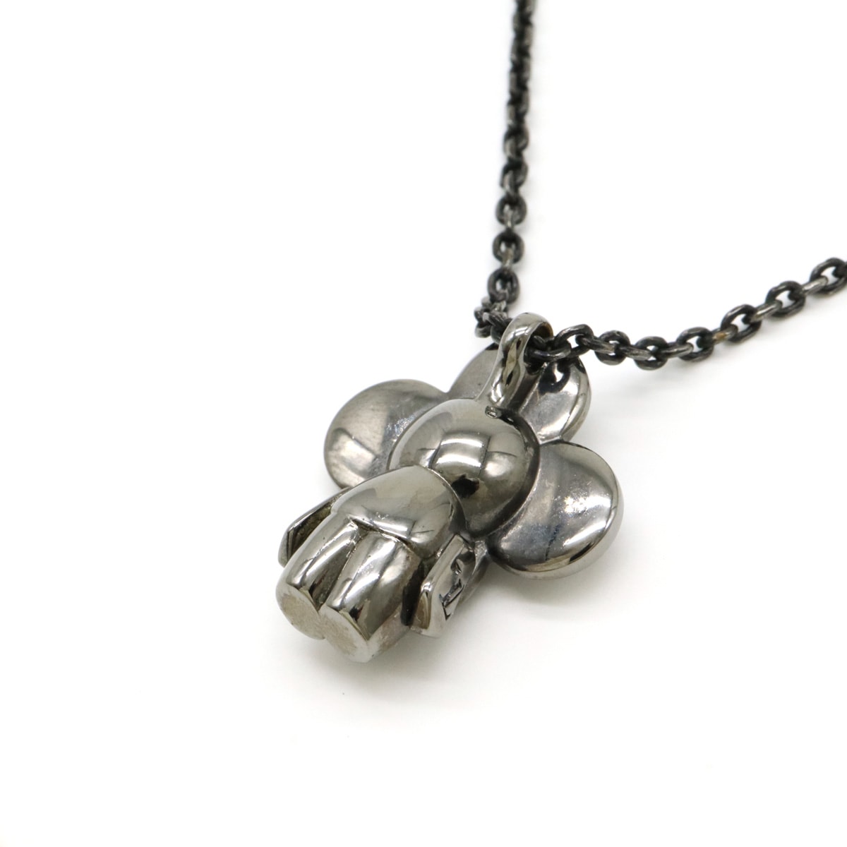 ペンダント ヴィヴィエンヌ ネックレス メタル ガンメタリック M0083 ペンダント ヴィヴィエンヌ ネックレス メタル ガンメタリック M0083