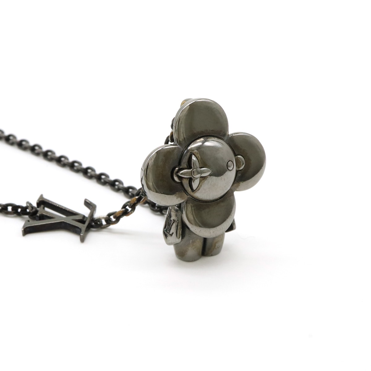 ペンダント ヴィヴィエンヌ ネックレス メタル ガンメタリック M0083 ペンダント ヴィヴィエンヌ ネックレス メタル ガンメタリック M0083