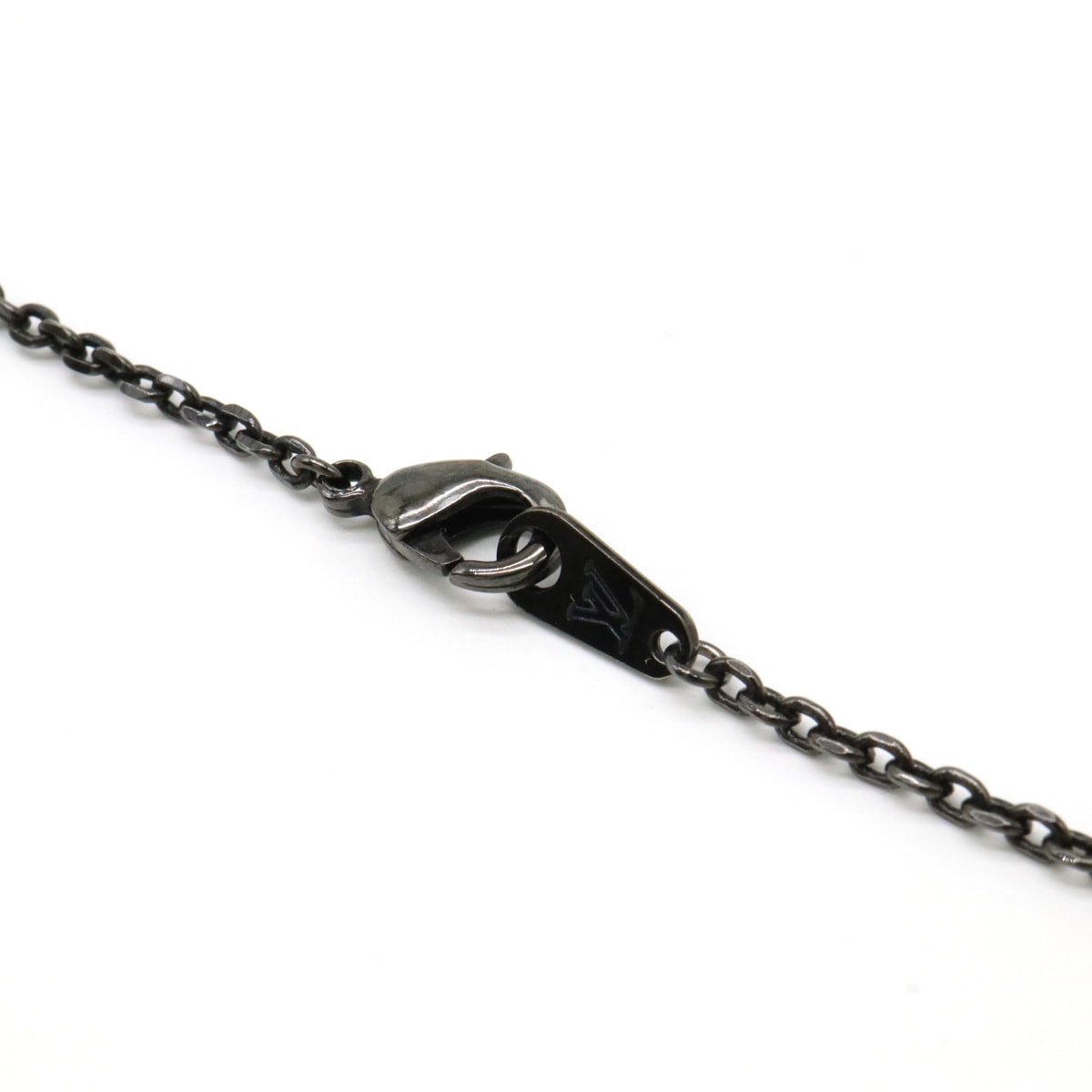 ペンダント ヴィヴィエンヌ ネックレス メタル ガンメタリック M0083 ペンダント ヴィヴィエンヌ ネックレス メタル ガンメタリック M0083