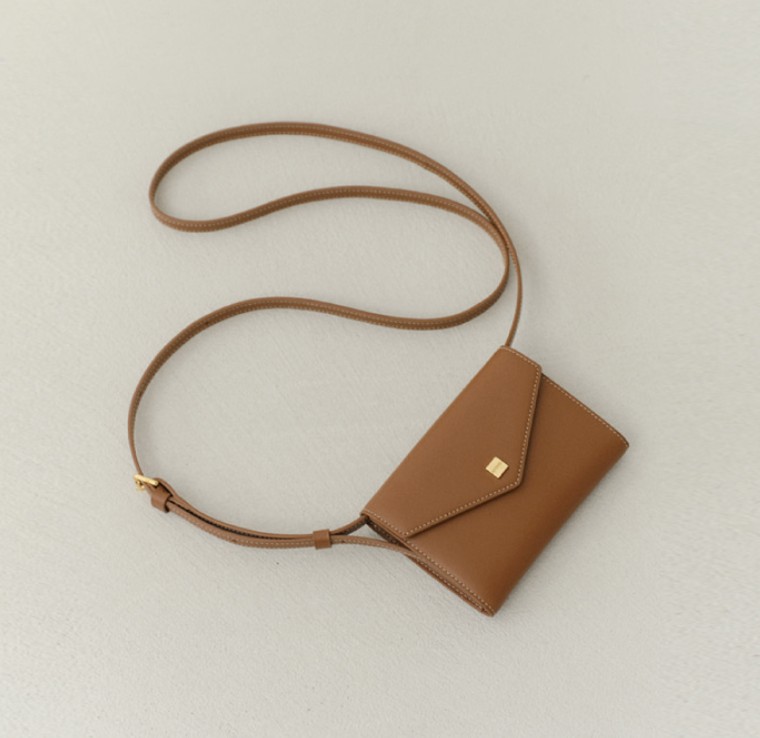 【DEMERIEL】 BELTED WALLET BAG : 2COLORS 【DEMERIEL】 BELTED WALLET BAG : 2COLORS