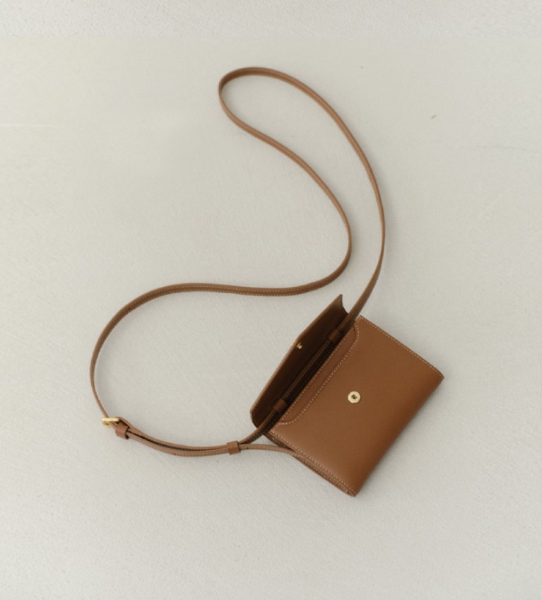 【DEMERIEL】 BELTED WALLET BAG : 2COLORS 【DEMERIEL】 BELTED WALLET BAG : 2COLORS