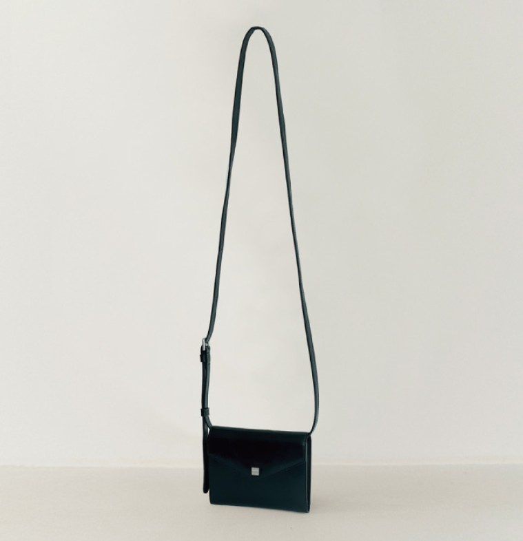 【DEMERIEL】 BELTED WALLET BAG : 2COLORS 【DEMERIEL】 BELTED WALLET BAG : 2COLORS
