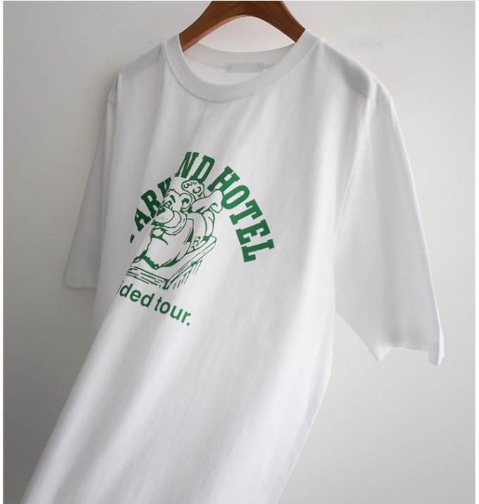 キャラクタープリント トップス Tシャツ シャツ プルオーバー 白シャツ 白トップス 袖あり 半袖 5分袖 五分袖 Uネック ラウンドネック ストレート Iライン キャラクタープリント トップス Tシャツ シャツ プルオーバー 白