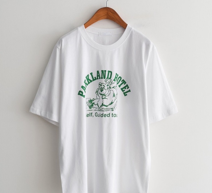 キャラクタープリント トップス Tシャツ シャツ プルオーバー 白シャツ 白トップス 袖あり 半袖 5分袖 五分袖 Uネック ラウンドネック ストレート Iライン かわいい 大人可愛い シンプル