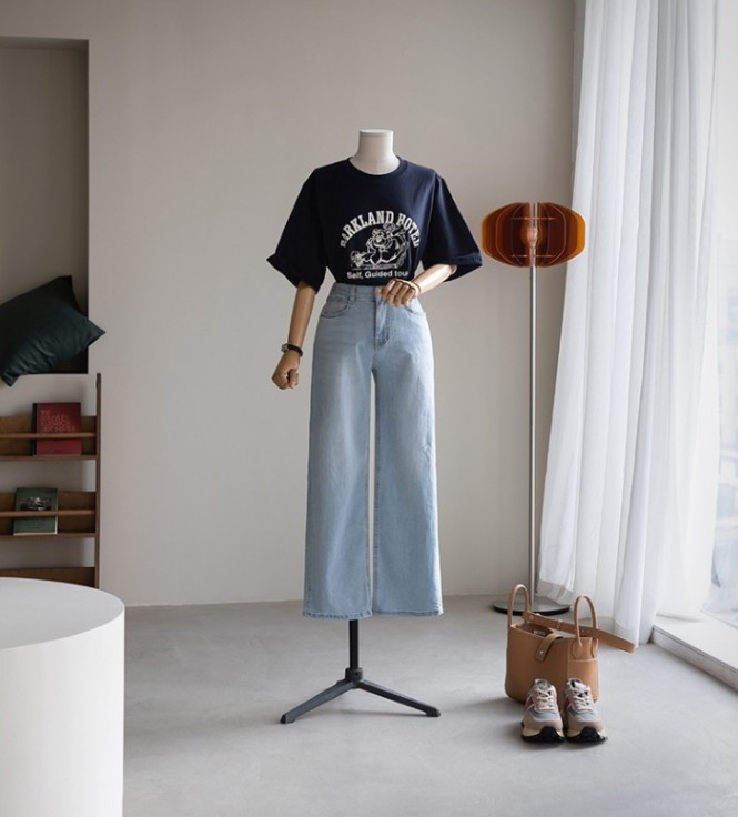 キャラクタープリント トップス Tシャツ シャツ プルオーバー 白シャツ 白トップス 袖あり 半袖 5分袖 五分袖 Uネック ラウンドネック ストレート Iライン かわいい 大人可愛い シンプル