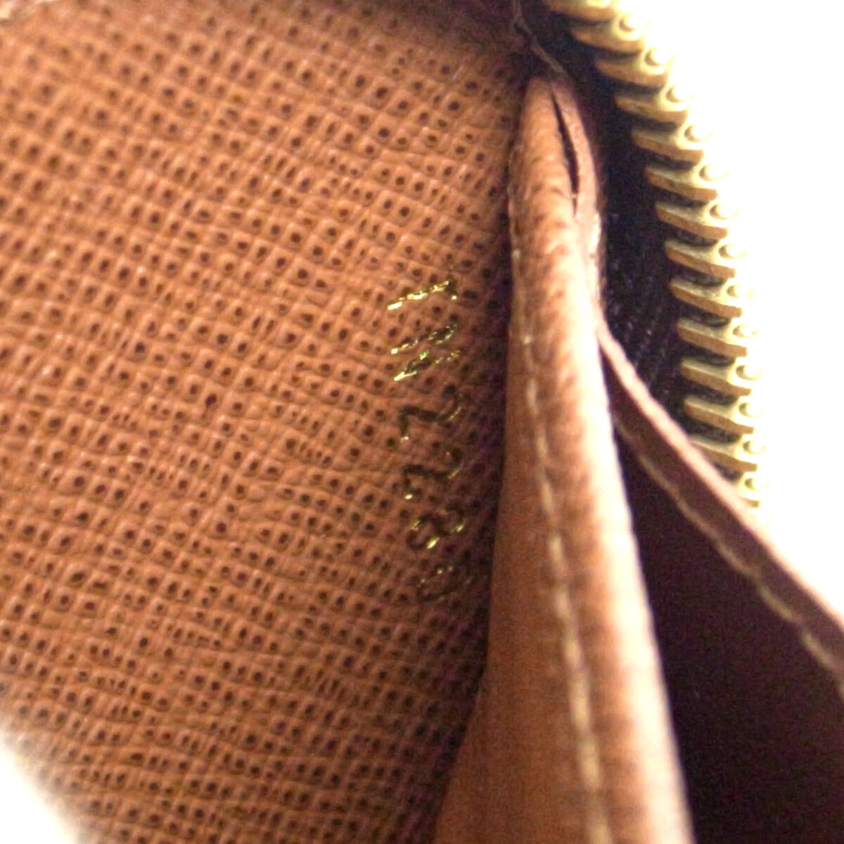 ジッピーウォレット M42616 モノグラム 小銭入れ付長財布 質屋出品 ジッピーウォレット M42616 モノグラム 小銭入れ付長財布 質屋出品