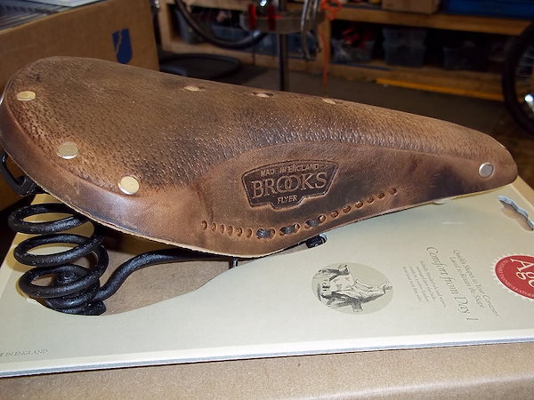 Qoo10] BROOKS(ブルックス) 伝統のレザー