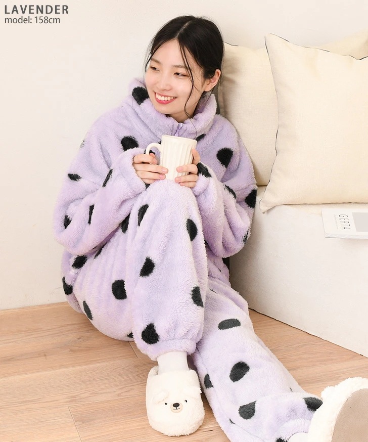 ボアドット柄ルームウェアセットアップ レディース 秋 冬 もこもこ 可愛い 大きいサイズ カジュアル トップス ボトムス 上下 長袖 ハイネック フリース 起毛 大きめ ゆったり あったか 暖かい 防