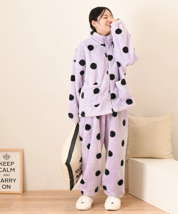 ボアドット柄ルームウェアセットアップ レディース 秋 冬 もこもこ 可愛い 大きいサイズ カジュアル トップス ボトムス 上下 長袖 ハイネック フリース 起毛 大きめ ゆったり あったか 暖かい 防