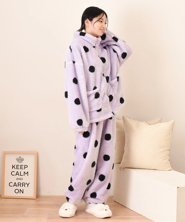 ボアドット柄ルームウェアセットアップ レディース 秋 冬 もこもこ 可愛い 大きいサイズ カジュアル トップス ボトムス 上下 長袖 ハイネック フリース 起毛 大きめ ゆったり あったか 暖かい 防