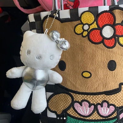 ハローキティ キーホルダー シルバー ハローキティ - ハローキティ⭐︎ぬいぐるみキーホルダー