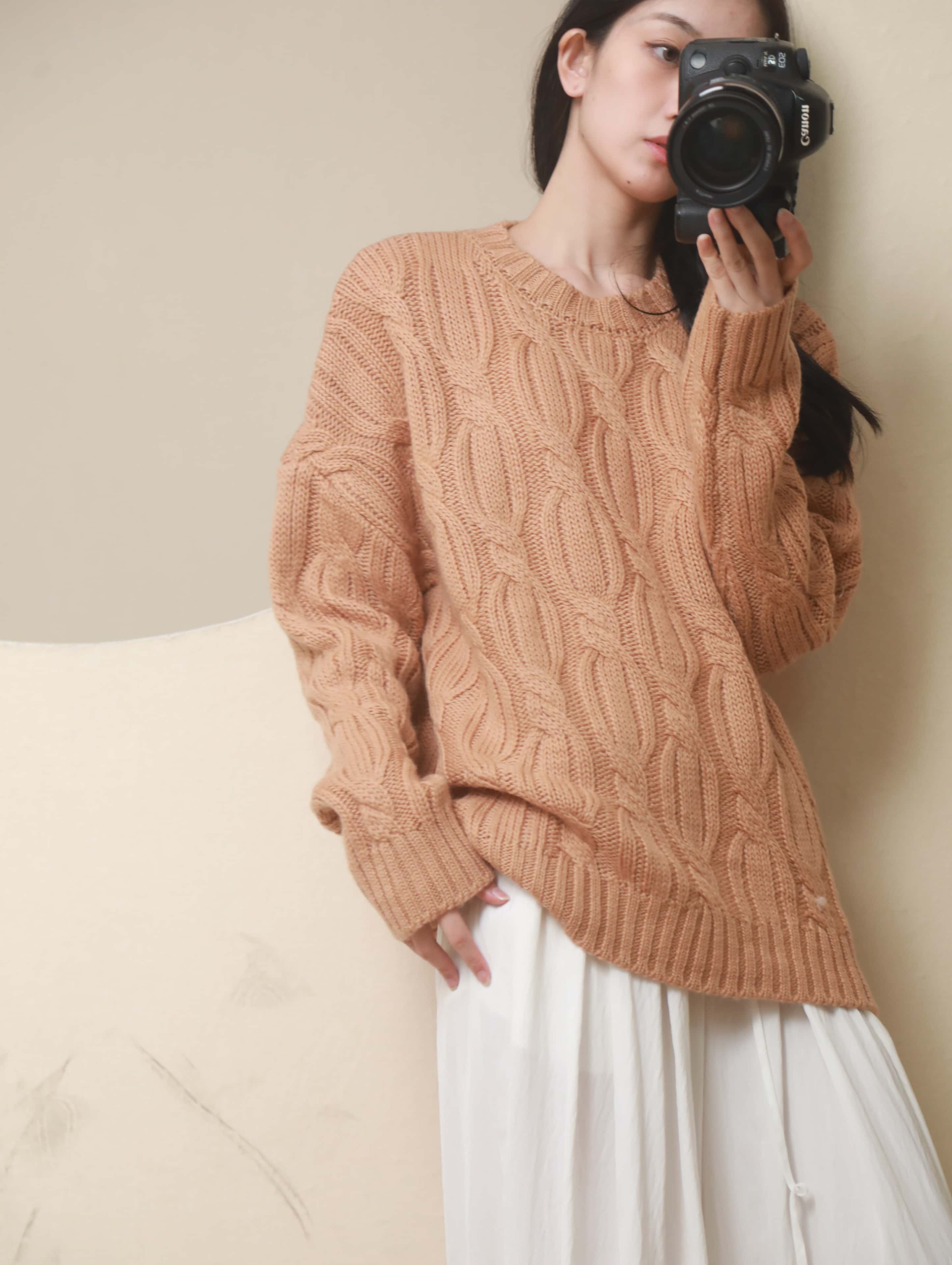 【2024新作】ケーブル編みニットセーター アイボリー ラベンダー ブラウン M L レディース 長袖 100%ウール ゆったりシルエット クルーネック 秋冬 暖かい 無地 カジュアル クラシカ 【2024新作】ケーブル編みニットセーター アイボリー ラベンダー ブラウン M L レディース 長袖 100%ウール ゆったりシルエット クルーネック 秋冬 暖かい 無地 カジュアル クラシカ