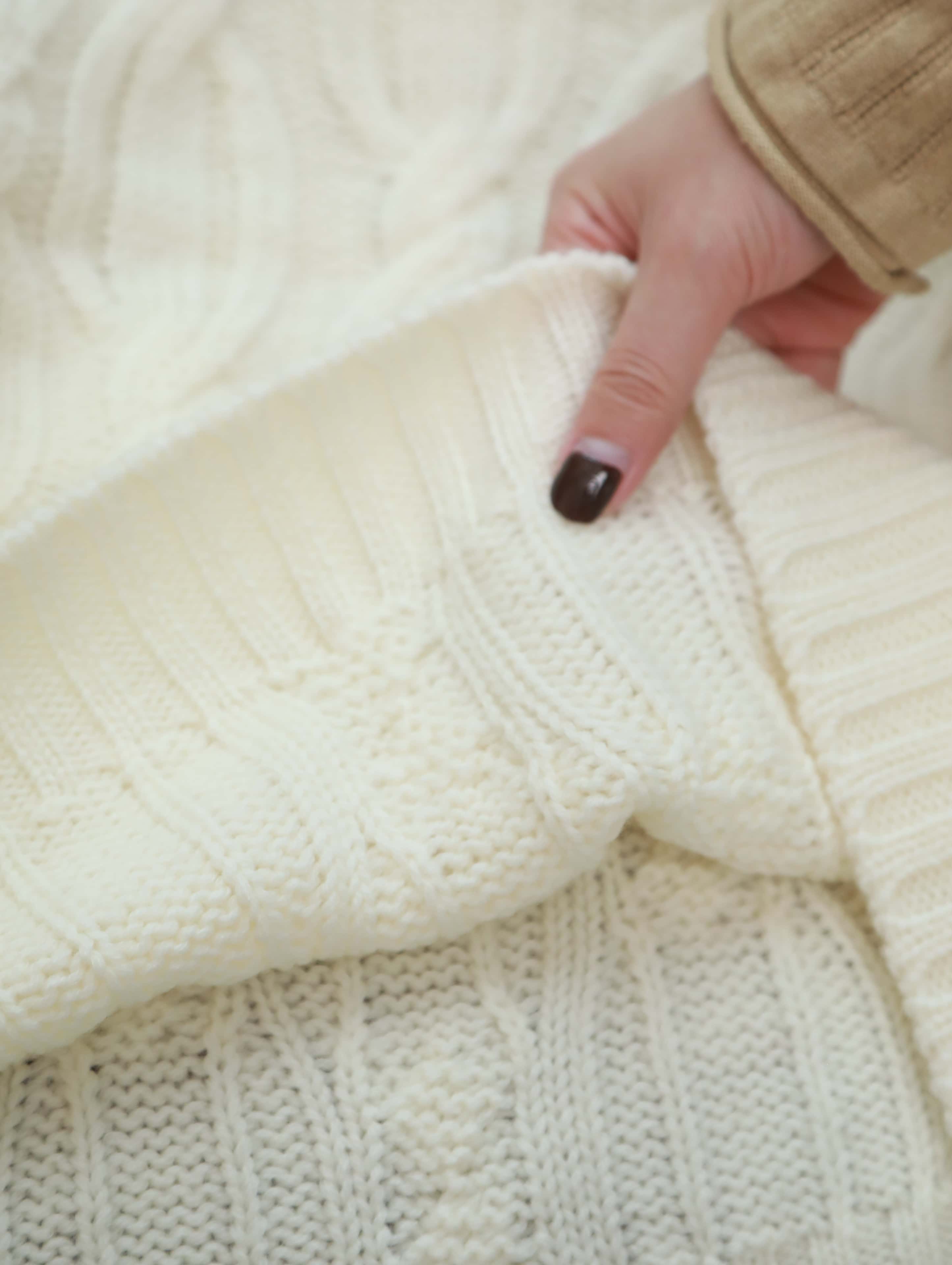 【2024新作】ケーブル編みニットセーター アイボリー ラベンダー ブラウン M L レディース 長袖 100%ウール ゆったりシルエット クルーネック 秋冬 暖かい 無地 カジュアル クラシカ 【2024新作】ケーブル編みニットセーター アイボリー ラベンダー ブラウン M L レディース 長袖 100%ウール ゆったりシルエット クルーネック 秋冬 暖かい 無地 カジュアル クラシカ