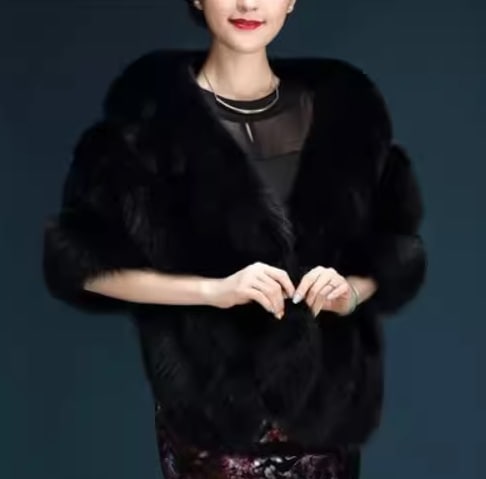 ファッション小物 ケープ レディース ショール ファー 厚手 毛皮 かわいい 大人可愛い きれいめ 上品 おしゃれ かっこいい こなれ感 個性的 クール エレガント 存在感 ラグジュアリー 豪華 ファッション小物 ケープ レディース ショール ファー 厚手 毛皮 かわいい 大人可愛い きれいめ 上品 おしゃれ かっこいい こなれ感 個性的 クール エレガント 存在感 ラグジュアリー 豪華