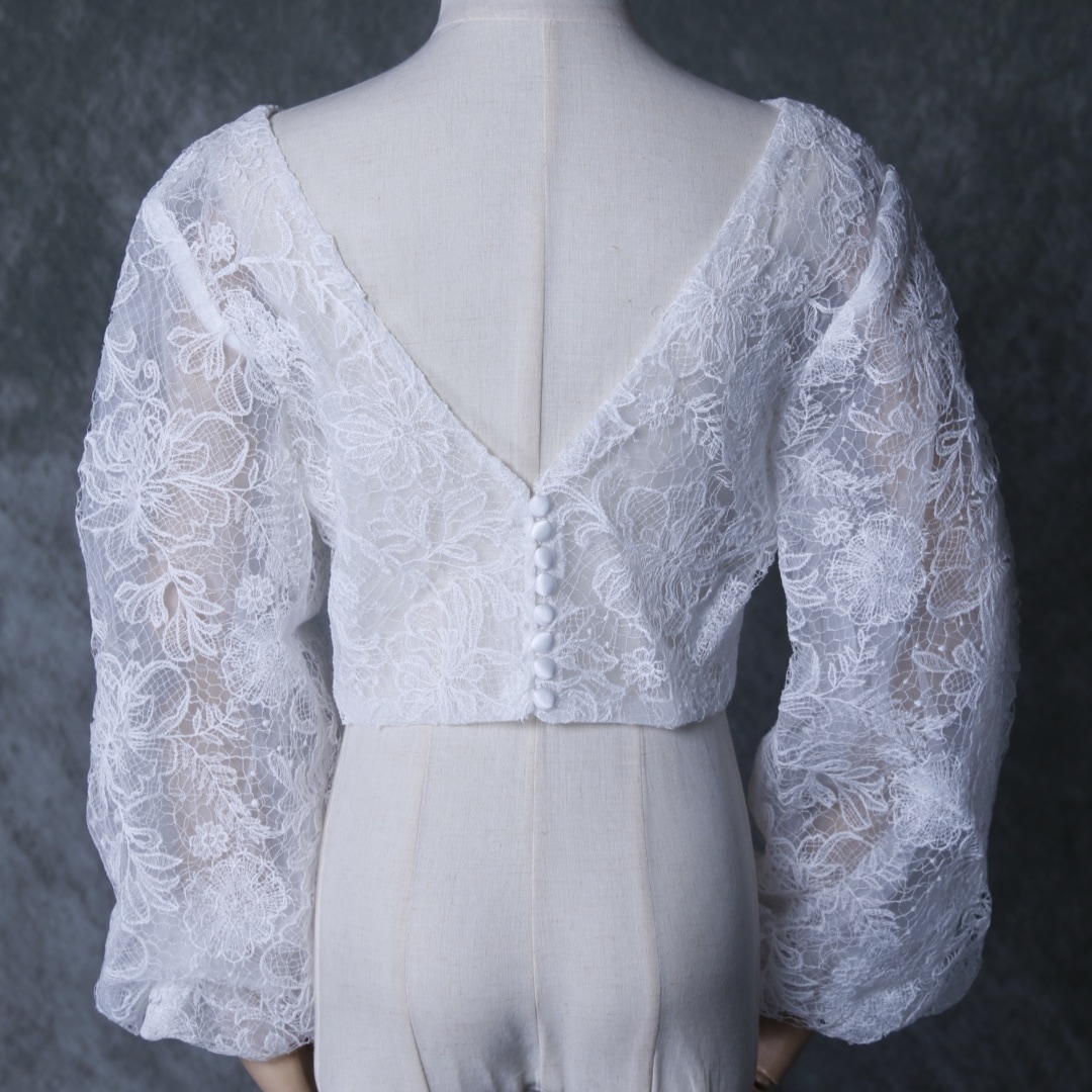 ボレロ 美しい花レース Vネック ふわふわ袖 くるみボタン ウエディングドレス ボレロ 美しい花レース Vネック ふわふわ袖 くるみボタン ウエディングドレス