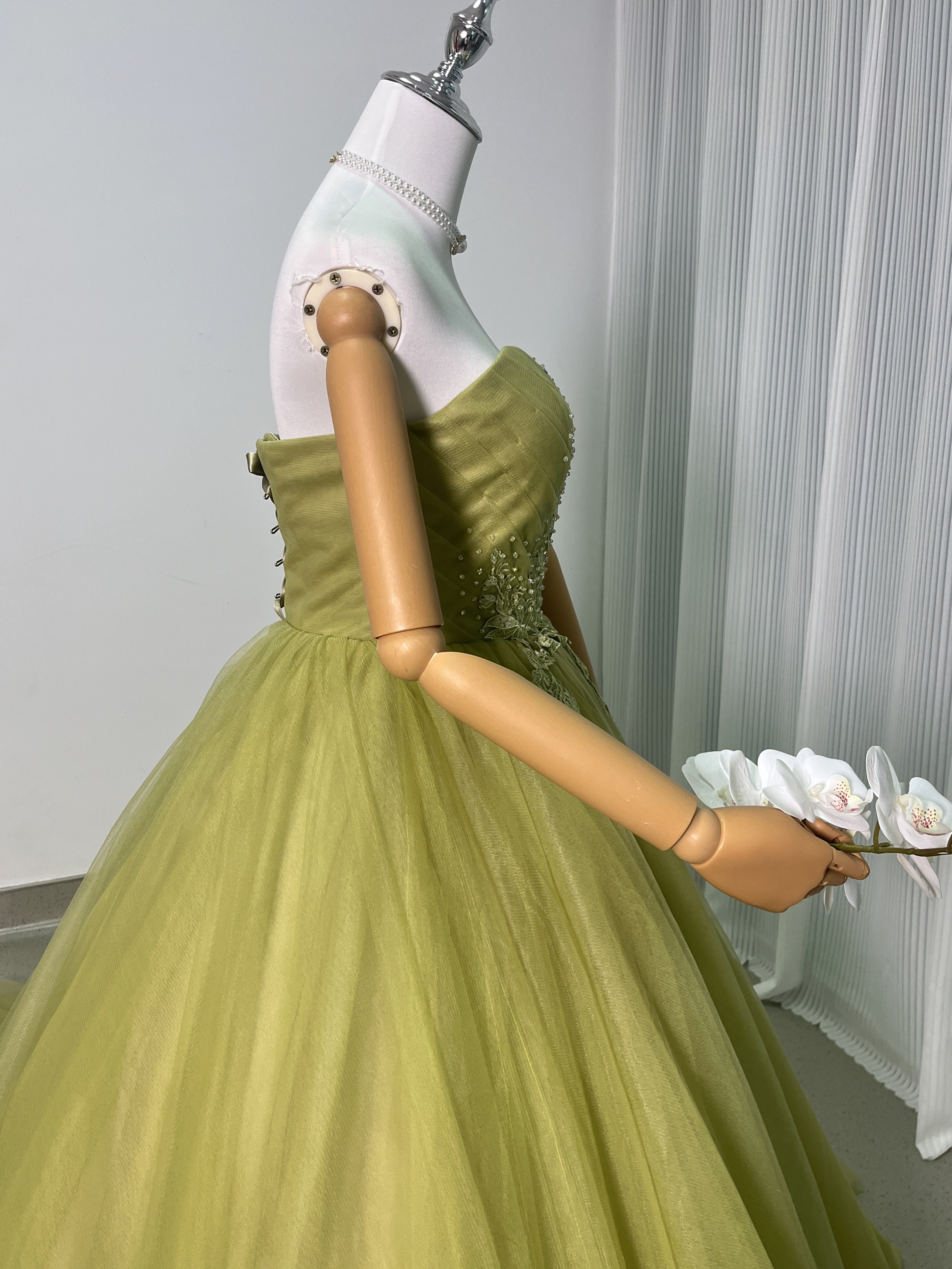 フランス風 パーティードレス グリーン ベアトップ キラキラのハンドビーディング レース 前撮り フランス風 パーティードレス グリーン ベアトップ キラキラのハンドビーディング レース 前撮り