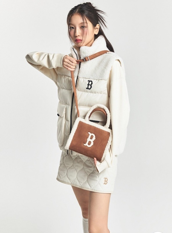 3AORS0746韓国限定販売 冬の新商品 ベーシック ムートン スモール トートバッグ ニューヨーク ヤンキース 3AORS0746韓国限定販売 冬の新商品 ベーシック ムートン スモール トートバッグ ニューヨーク ヤンキース