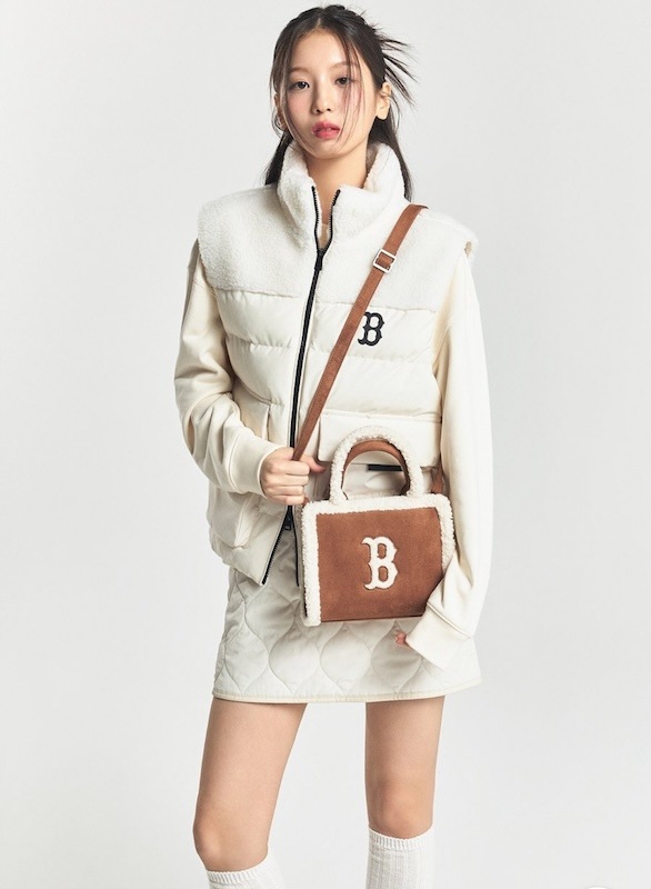 3AORS0746韓国限定販売 冬の新商品 ベーシック ムートン スモール トートバッグ ニューヨーク ヤンキース 3AORS0746韓国限定販売 冬の新商品 ベーシック ムートン スモール トートバッグ ニューヨーク ヤンキース