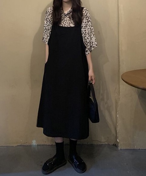 ワンピース　ロングワンピース　ロング　膝丈　シャツワンピース　ｔシャツワンピース　ツーピース　トップス　シャツ　襟付き　ドット柄　フレア　プリーツスカート　キレイ目　カジュアル　おしゃれ　韓国　大人