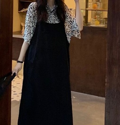 ワンピース　ロングワンピース　ロング　膝丈　シャツワンピース　ｔシャツワンピース　ツーピース　トップス　シャツ　襟付き　ドット柄　フレア　プリーツスカート　キレイ目　カジュアル　おしゃれ　韓国　大人