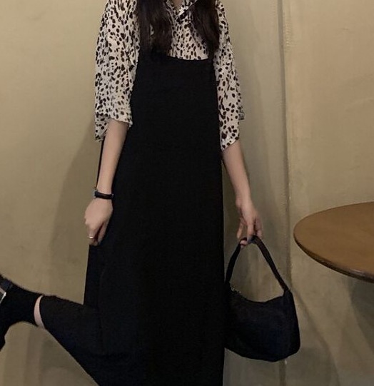 ワンピース　ロングワンピース　ロング　膝丈　シャツワンピース　ｔシャツワンピース　ツーピース　トップス　シャツ　襟付き　ドット柄　フレア　プリーツスカート　キレイ目　カジュアル　おしゃれ　韓国　大人