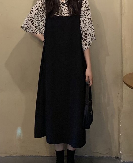 ワンピース　ロングワンピース　ロング　膝丈　シャツワンピース　ｔシャツワンピース　ツーピース　トップス　シャツ　襟付き　ドット柄　フレア　プリーツスカート　キレイ目　カジュアル　おしゃれ　韓国　大人