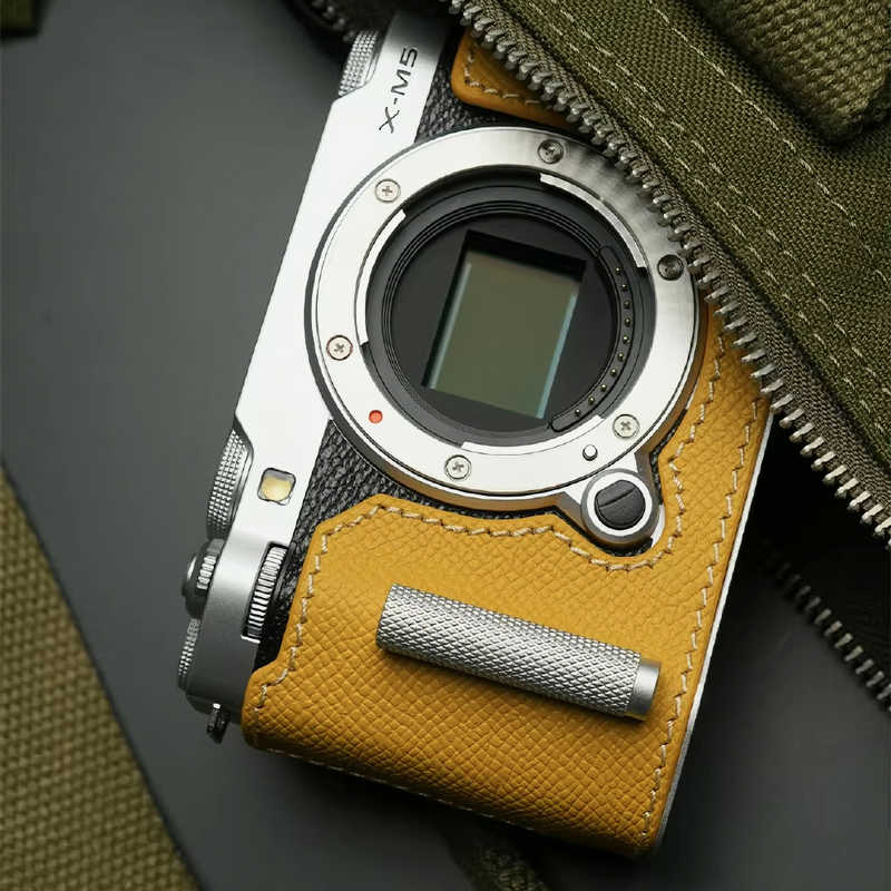 MR.STONE (受注生産) 富士フィルム X-M5用 本革ケース メタルグリップ付 ブライトイエロー PTBF006 MR.STONE (受注生産) 富士フィルム X-M5用 本革ケース メタルグリップ付 ブライトイエロー PTBF006