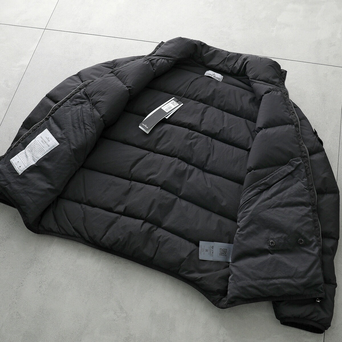 STONE ISLAND ストーンアイランド ダウンジャケット SEAMLESS TUNNEL NYLON DOWN 811543028 メンズ ナイロン スタンドカラー 撥水