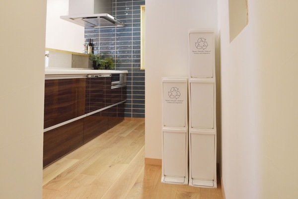 ゴミ箱 2段 LFS-932WH 分別 キッチン 事務所 洗面所 バスルーム トイレ スリム 隙間 ペダル式 ペットボトル 燃えるゴミ ビン 缶