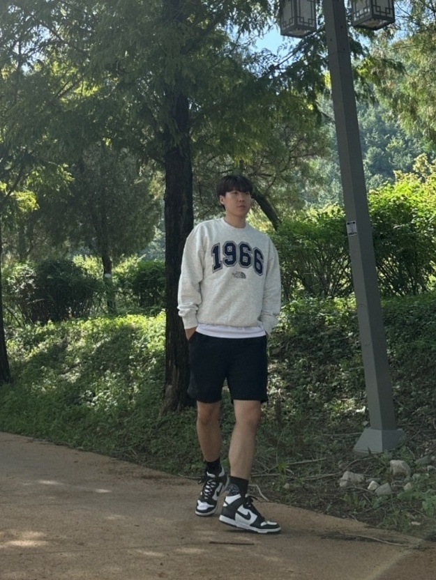 1966 LOGO SWEATSHIRTS 4色 新商品 男女共用 韓国人気 カップルアイテム 肝節期 韓国ファッション ストリートファッション 女性服 冬のファッション